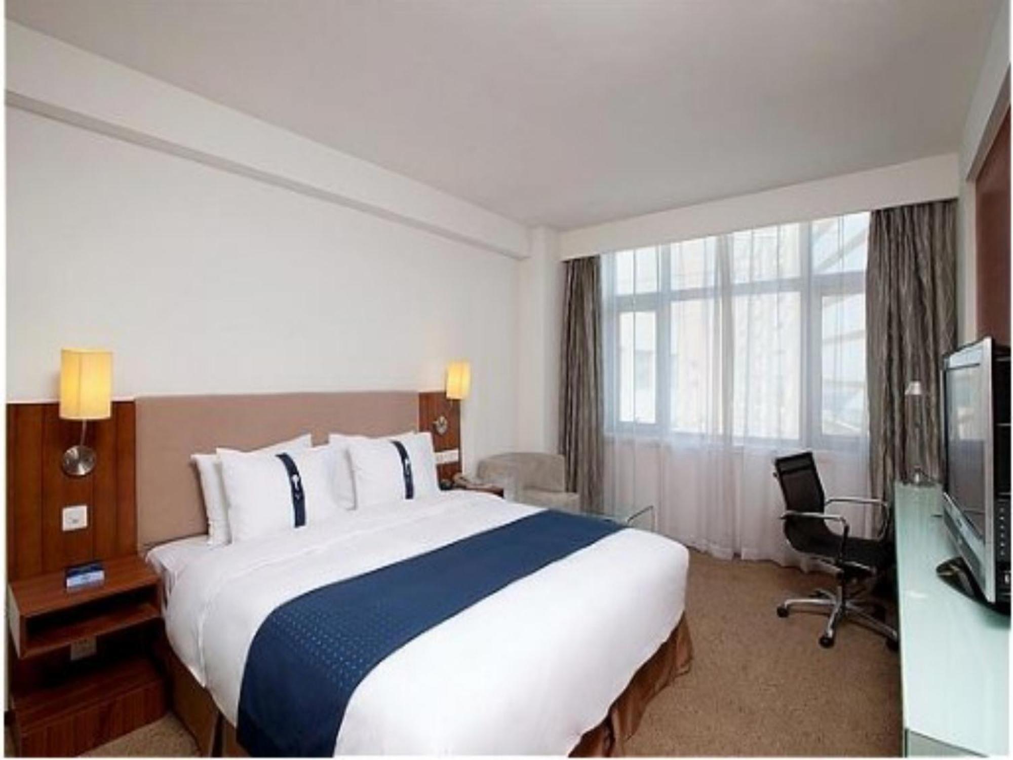 Holiday Inn Express Tianjin Binhai Esterno foto