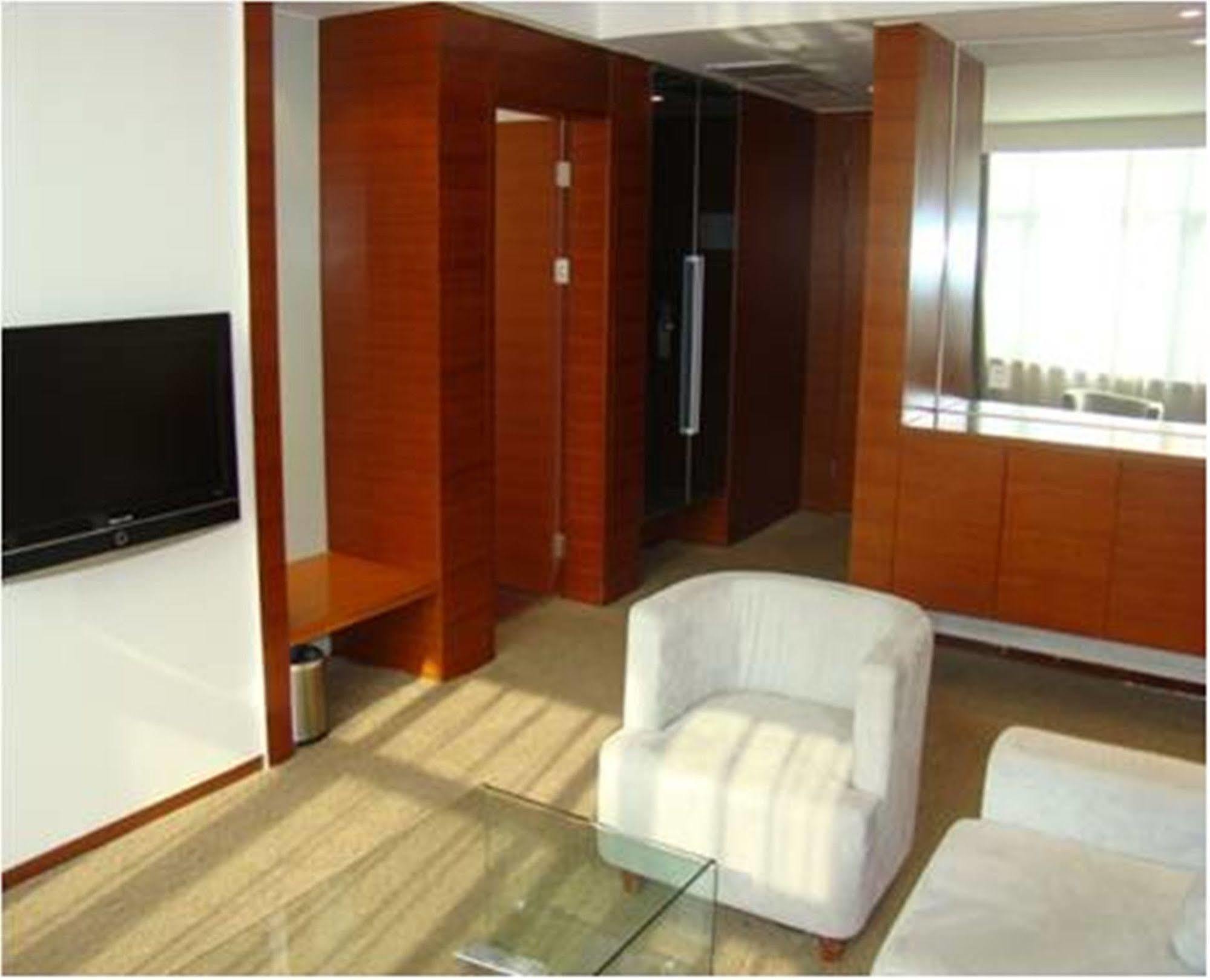 Holiday Inn Express Tianjin Binhai Esterno foto